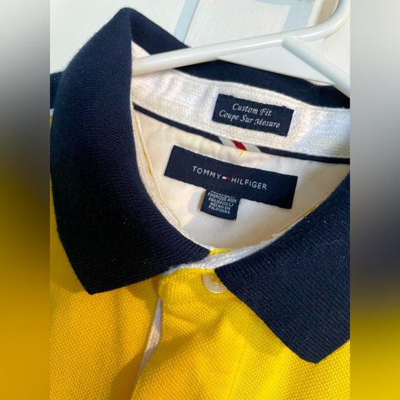 Men’s Tommy Hilfiger Polo Shirt  ( Large ) - Picture 2 of 4